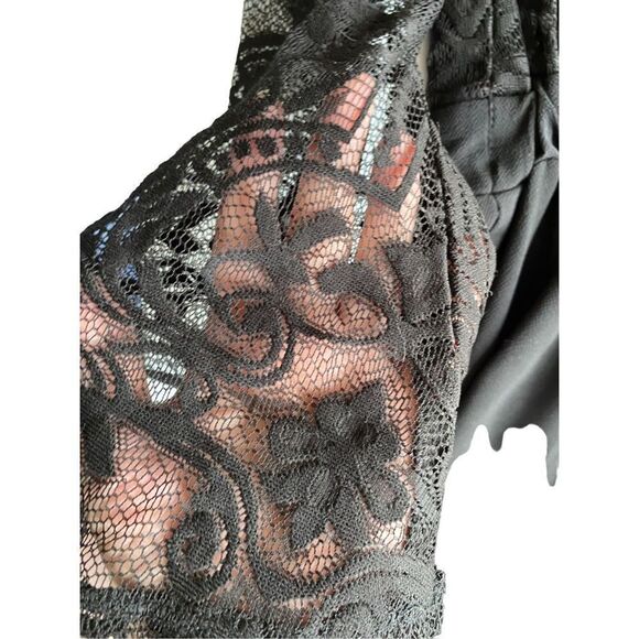 Charlotte Russe women’s deep the front and back black lace romper size XS - Picture 5 of 7